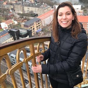 Meet your Posher, Vicky